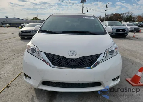 2011 Toyota Sienna Xle z USA, uszkodzony, nr VIN 5TDYK3DC7BS096972